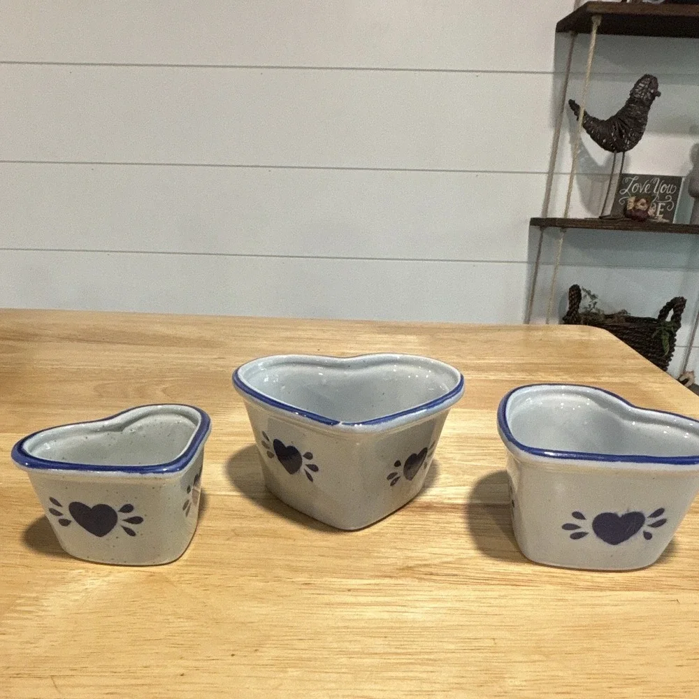 3 Adorable Crock-like Heart-Shaped and patterned Bowls Gray/Blue Glossy
